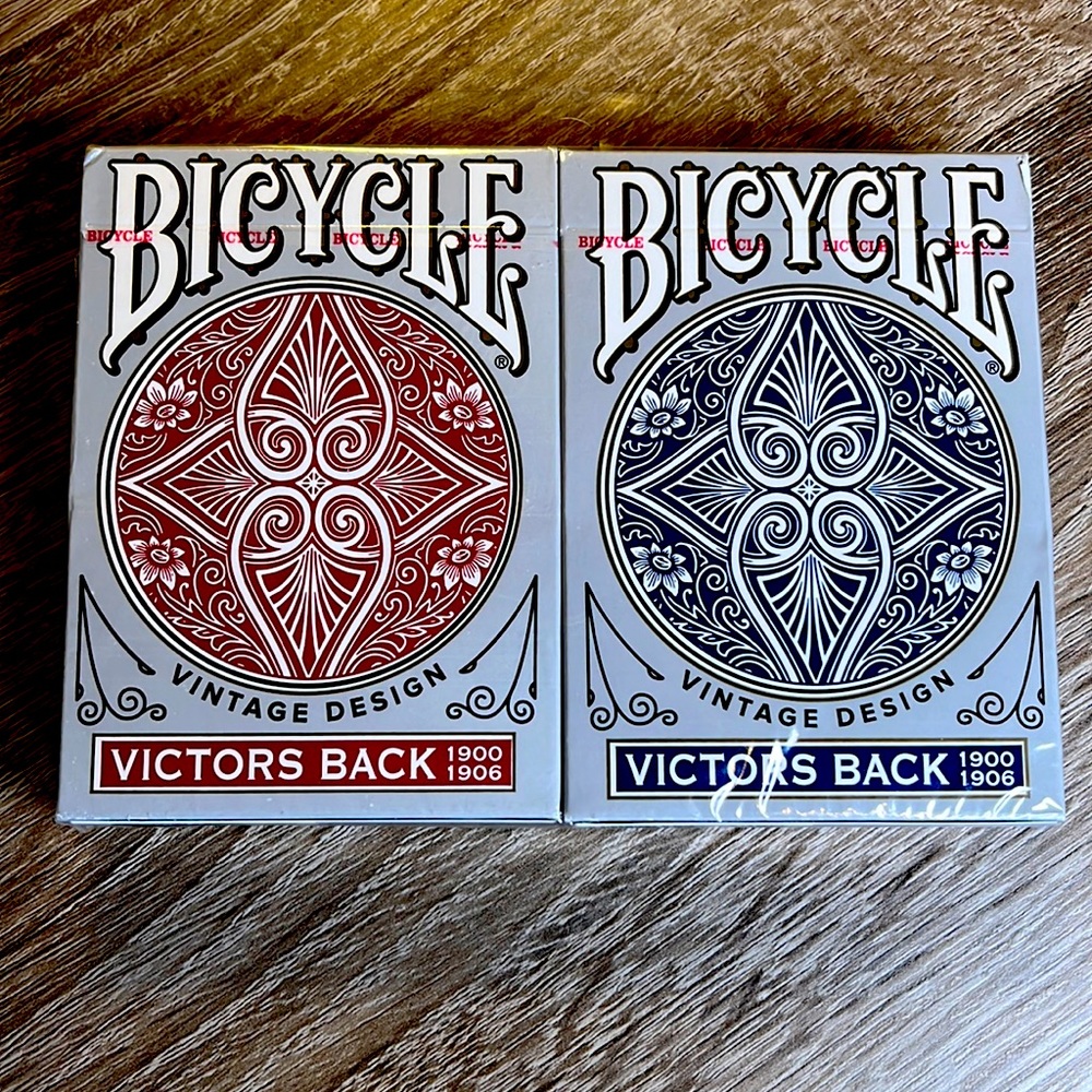 2 decks Bicycle cards vintage design